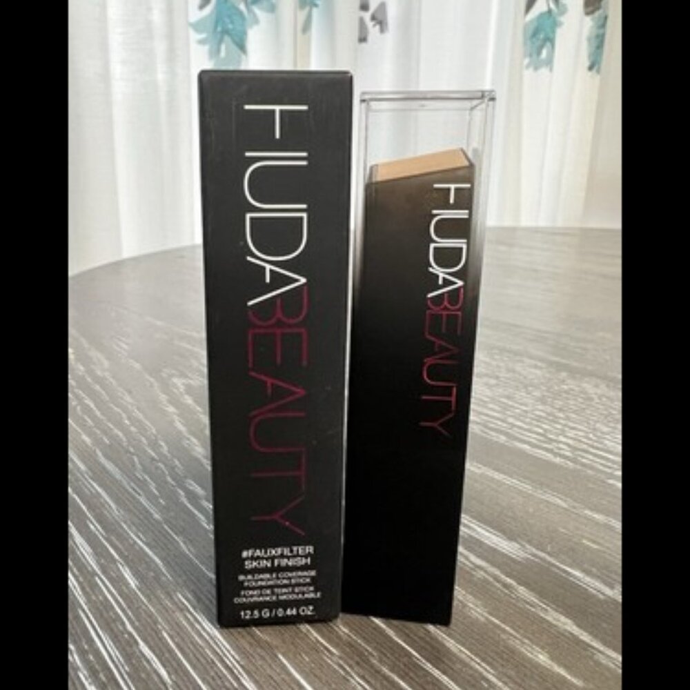 Huda Beauty Fauxfilter Skin Finish Foundation Stick Toasted Coconut .44 oz New